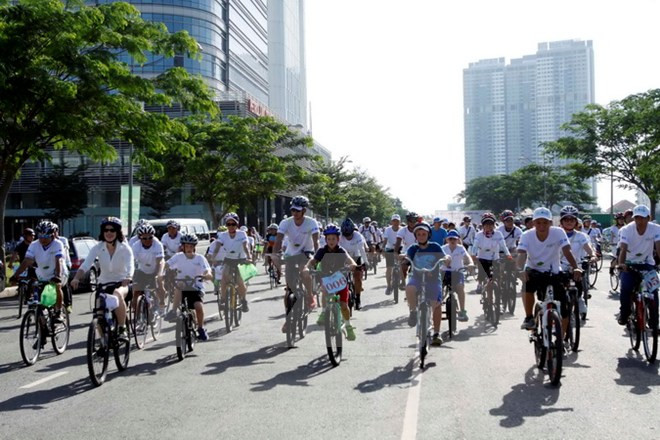 “Tôi đi xe đạp đến các cơ quan Chính phủ, họ nhìn ánh mắt hơi lạ!” ảnh 1