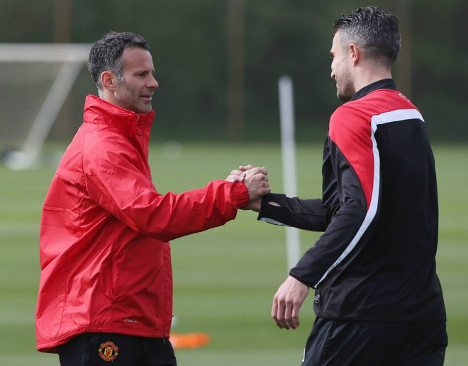 Những hình ảnh đầu tiên của HLV Ryan Giggs trên sân tập ảnh 1