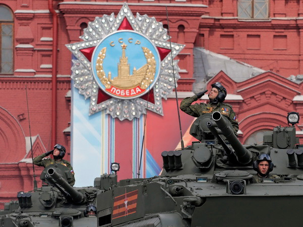 Toàn nước Nga tưng bừng kỷ niệm 72 năm Ngày Chiến thắng vĩ đại ảnh 1