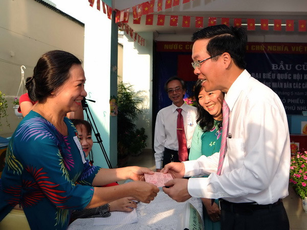 Các vị lãnh đạo Đảng, Nhà nước bỏ phiếu bầu cử tại TP.HCM ảnh 1