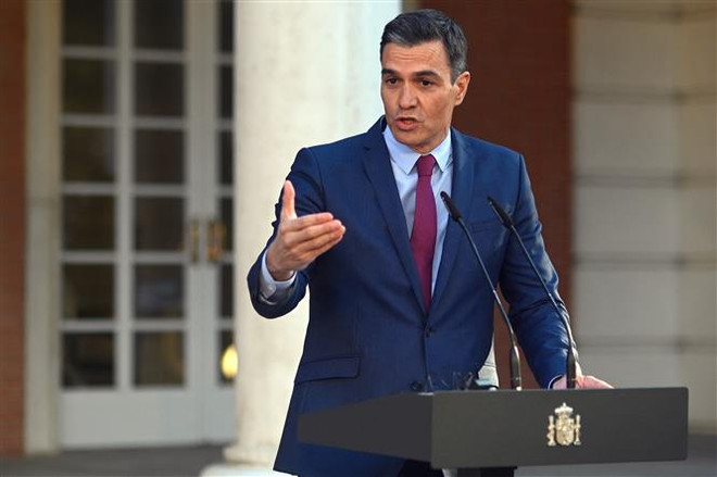 Thủ tướng Tây Ban Nha Pedro Sanchez. (Ảnh: AFP/TTXVN) Thủ tướng Tây Ban Nha công bố luật thúc đẩy bình đẳng giới ảnh 1