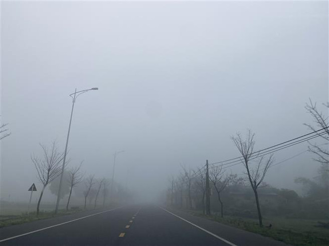 Bắc Bộ và Bắc Trung Bộ có sương mù và rét, Nam Bộ nắng nóng ảnh 1