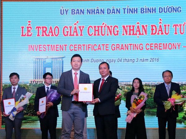 Bình Dương trao giấy phép đầu tư đợt một cho 32 dự án FDI ảnh 1