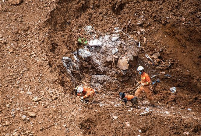 Trung Quốc: Thương vong tăng mạnh sau vụ sạt lở đất tại Quý Châu ảnh 1