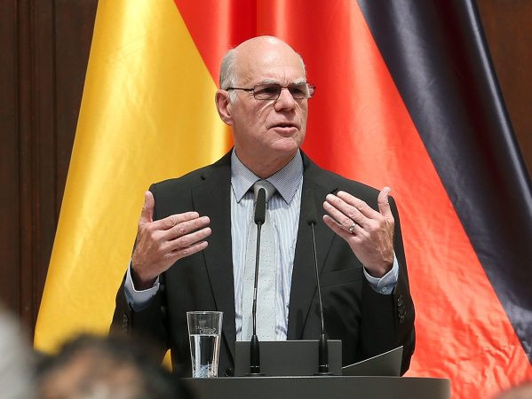 Chính trị gia Đức chỉ trích gay gắt đích danh Tổng thống Mỹ ảnh 1