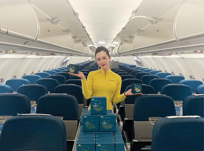 Những nữ phi công, tiếp viên nỗ lực "chinh phục" bầu trời ảnh 2