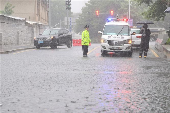 Bão Doksuri khiến ít nhất 20 người thiệt mạng tại Trung Quốc ảnh 1