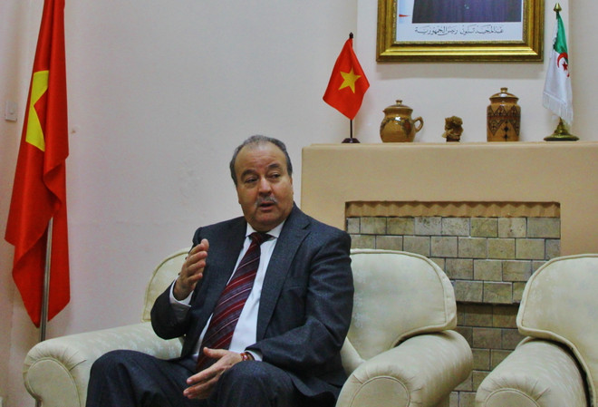 Đại sứ Algeria tại Việt Nam, Boubazine Abdelhamid (Ảnh: Lê Sơn/TTXVN) Đại sứ Algeria: Việt Nam là một điển hình của thành công ảnh 2
