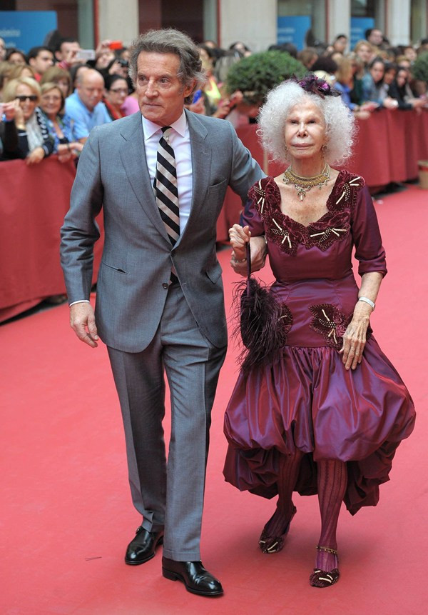 Cuộc đời đáng ghen tị của nữ công tước giàu nhất Tây Ban Nha ảnh 12