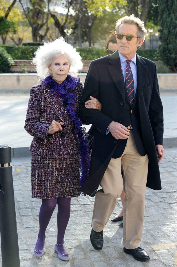 Cuộc đời đáng ghen tị của nữ công tước giàu nhất Tây Ban Nha ảnh 2