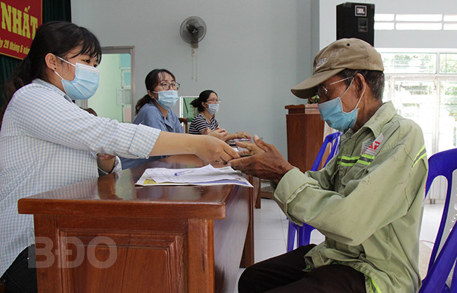 Bình Định hỗ trợ kịp thời cho lao động bị ảnh hưởng dịch COVID-19 ảnh 1