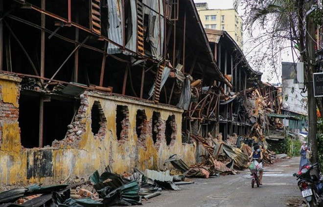 Theo Bộ Tài nguyên và Môi trường, vụ cháy Rạng Đông đã làm phát tán ra môi trường từ 15,1 đến 27,2 kg thủy ngân. (Ảnh: Vietnam+) Sự cố cháy Rạng Đông: Đừng để người dân phải "sống trong sợ hãi" ảnh 1