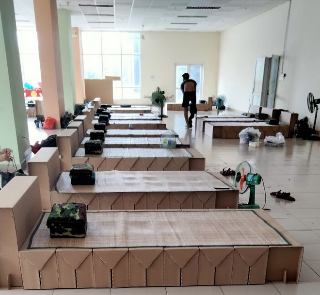 Bao bì Biên Hoà tặng 1.000 giường giấy hỗ trợ chống dịch COVID-19 ảnh 1