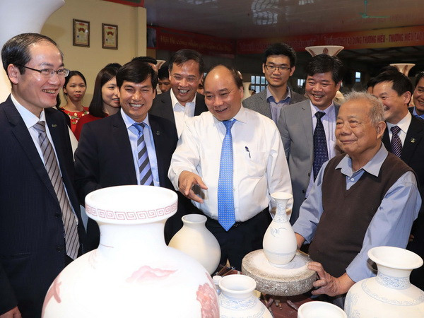 Phát huy tài năng những “bàn tay vàng” của nghề gốm Chu Đậu ảnh 3