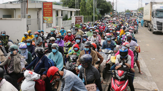 Người dân về quê quá đông, An Giang thực hiện cách ly, theo dõi ở nhà ảnh 1