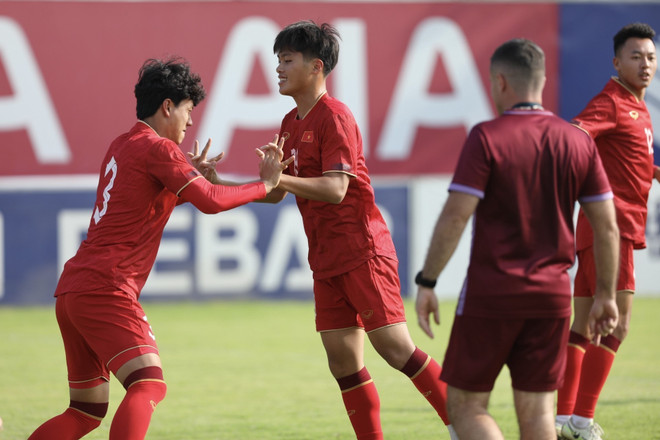 Thầy trò HLV Philippe Troussier sẽ chứng minh bằng kết quả ảnh 2