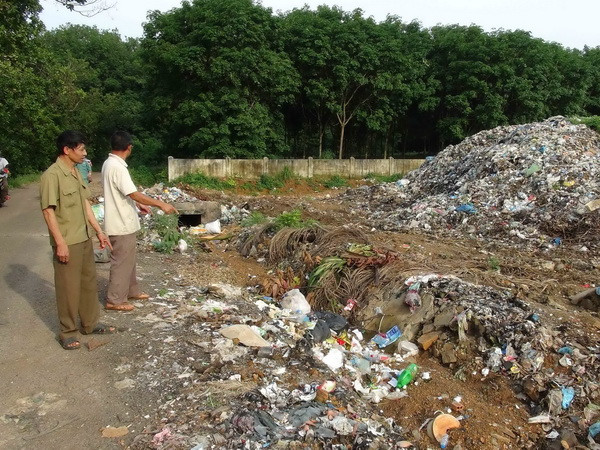 Ô nhiễm môi trường từ bãi rác lộ thiên khổng lồ ở Bình Phước ảnh 1