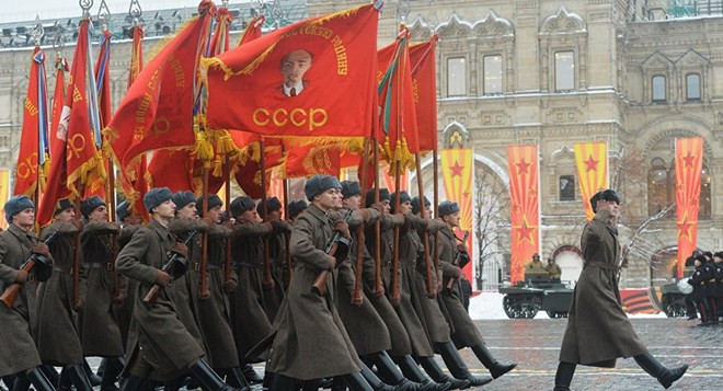 Cuộc duyệt binh trên Quảng trường Đỏ ở thủ đô Moskva. (Nguồn: Sputnik) Sự kiện quốc tế 7-13/11: Thế giới "loạn nhịp" vì Donald Trump ảnh 4