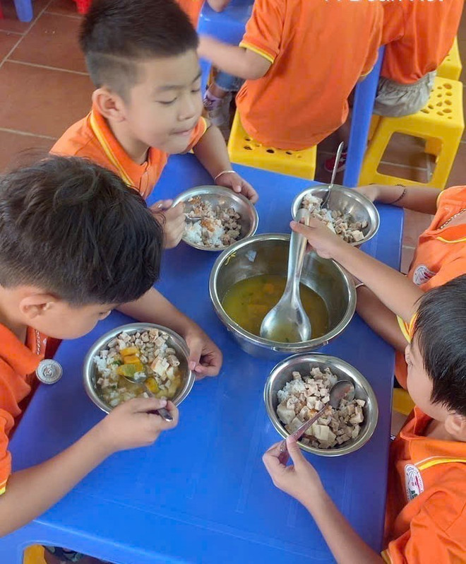 TTXVN_2511 truong doan ket 3.jpg