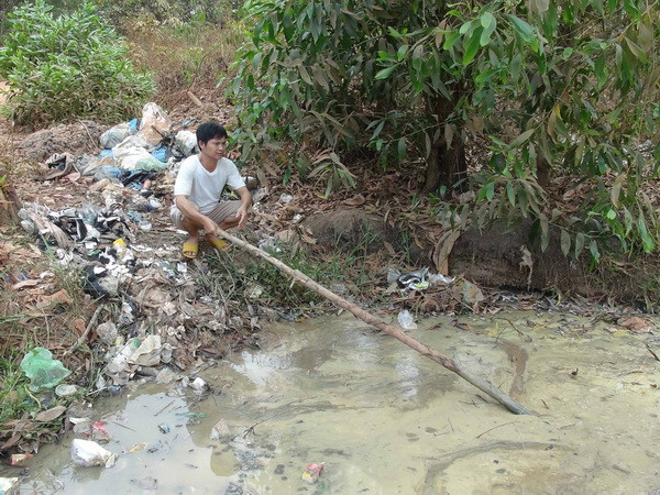 Bắc Giang xử lý việc công ty Á Cường "đầu độc" sông Cẩm Đàn ảnh 1