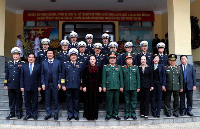 Chủ tịch Quốc hội chúc mừng cán bộ, chiến sỹ Quân chủng Hải quân ảnh 1