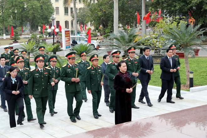 Chủ tịch Quốc hội thăm, làm việc với Bộ Tư lệnh Quân khu 3 ảnh 1