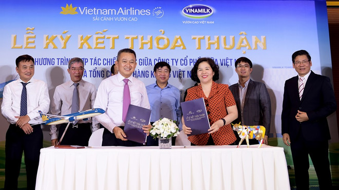 Vietnam Airlines ‘bắt tay’ Vinamilk hợp tác chiến lược, thương hiệu ảnh 1