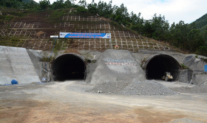 Hầm Cù Mông nối tỉnh Bình Định-Phú Yên sẽ hoàn thành vào cuối 2018 ảnh 1