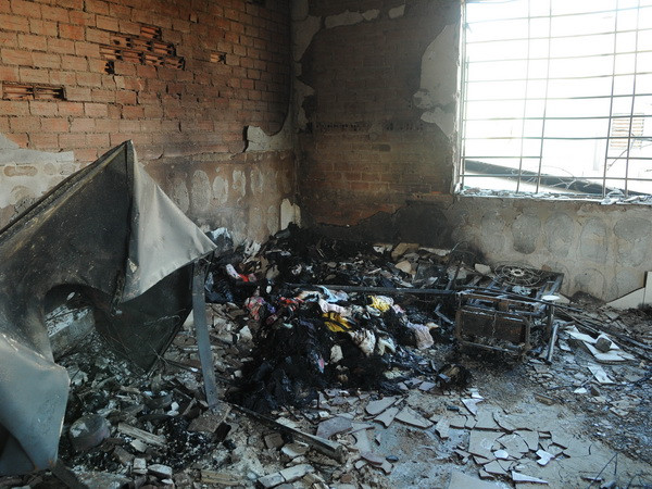 Cháy lớn tại Thành phố Hồ Chí Minh, 2 căn nhà bị thiêu rụi ảnh 1