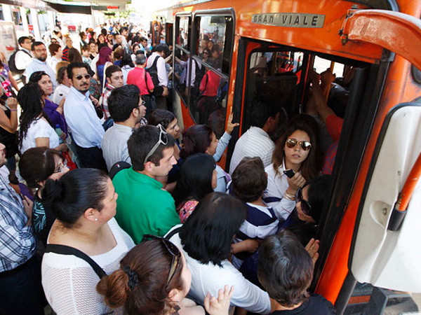 Chile: Giao thông thủ đô hỗn loạn do sự cố hệ thống tàu điện ngầm ảnh 1