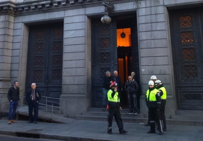 Thượng viện Argentina phải sơ tán khẩn do báo động có bom ảnh 1