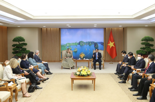Thủ tướng Phạm Minh Chính tiếp Bộ trưởng Ngoại giao Canada Mélanie Joly. (Ảnh: Dương Giang/TTXVN) Canada ưu tiên hàng đầu thúc đẩy hơn nữa quan hệ với Việt Nam ảnh 2