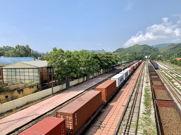 Hiện nay rào cản lớn nhất đối với vận tải hành hóa chính là cơ sở hạ tầng đường sắt. (Ảnh: CTV/Vietnam+) Gỡ 'rào cản' kho bãi để đường sắt liên vận quốc tế tăng trưởng nhanh ảnh 1