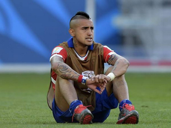 Chuyển nhượng 1/8: M.U, Real chờ "bom tấn," Vermaelen rời Arsenal? ảnh 2