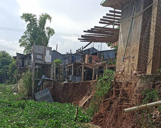 An Giang: Ban bố tình huống khẩn cấp sạt lở bờ Đông sông Châu Đốc ảnh 1