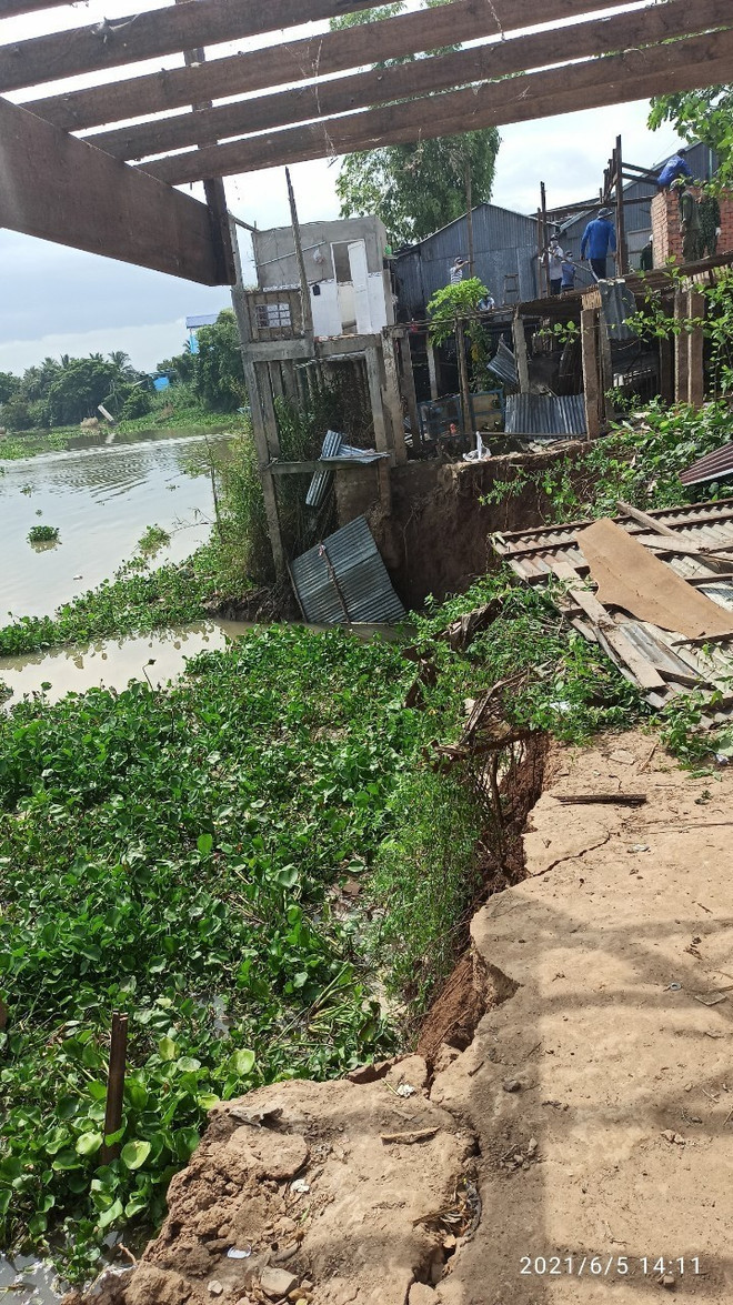 An Giang: Ban bố tình huống khẩn cấp sạt lở bờ Đông sông Châu Đốc ảnh 2