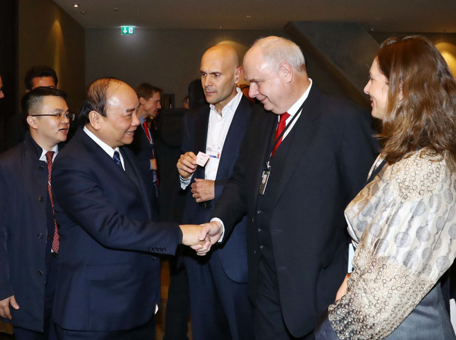 Thủ tướng đối thoại với các tập đoàn toàn cầu về kinh tế Việt Nam ảnh 2