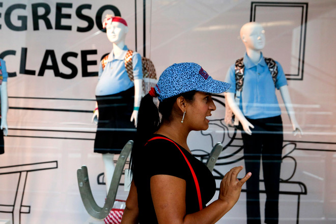 Trưng bày hình nộm nữ sinh mang thai gây sốc tại Venezuela ảnh 2