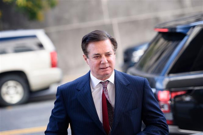 Ông Paul Manafort, người từng đứng đầu chiến dịch tranh cử của Tổng thống Mỹ Donald Trump, tới phiên điều trần tại tòa án ở Washington, DC, ngày 15/6/2018. (Ảnh: AFP/TTXVN) Cựu giám đốc tranh cử của Tổng thống Trump bị truy tố thêm tội danh ảnh 1