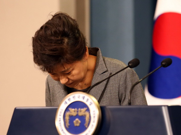 Tổng thống Hàn Quốc nhận trách nhiệm về vụ chìm phà SEWOL ảnh 1