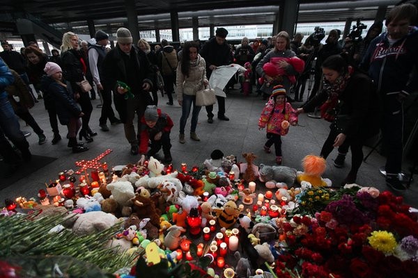 Bé gái 10 tháng tuổi trở thành biểu tượng thảm kịch máy bay Nga ảnh 2