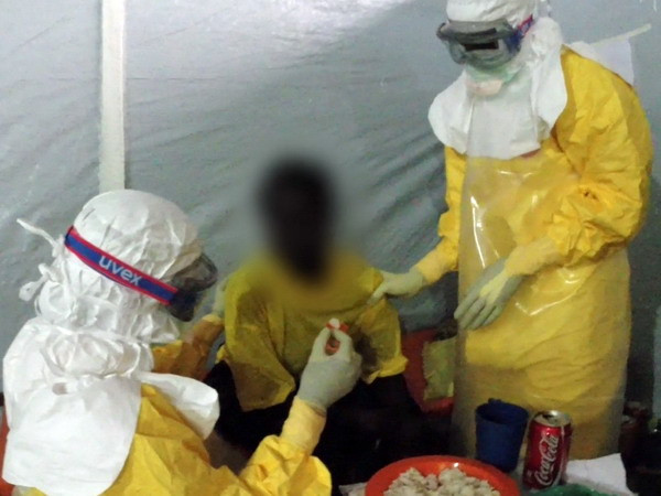 Dịch sốt Ebola ở Tây Phi bùng phát mạnh nhất từ trước tới nay ảnh 1
