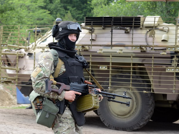 Nga: "Lệnh ngừng bắn lâu dài" ở Đông Ukraine là cần thiết ảnh 1