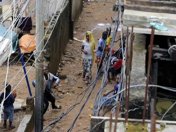 [Photo] Cote d'Ivoire: Lở đất do mưa lớn làm 12 người chết ảnh 3