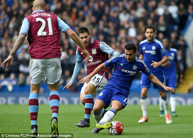 Ghi bàn trận ra mắt, Pedro vẫn khó thích nghi với bóng đá Anh ảnh 1