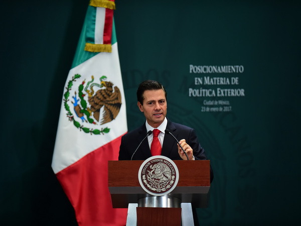 Mexico áp dụng "không đối đầu và không khuất phục" với Mỹ ảnh 1