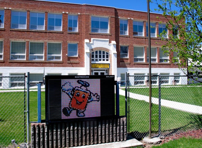 Mỹ: Trường học đầu tiên mở cửa trở lại sau gần 2 tháng vì COVID-19 ảnh 1