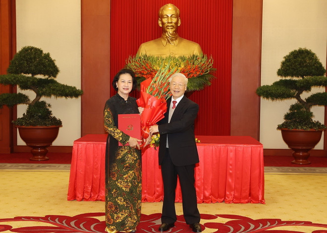 Trao Quyết định nghỉ chế độ cho 6 Ủy viên Bộ Chính trị khóa XII ảnh 1