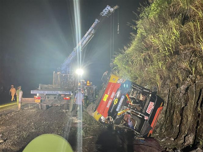 Thừa Thiên-Huế: Kịp thời hỗ trợ các nạn nhân trong vụ lật xe khách ảnh 1