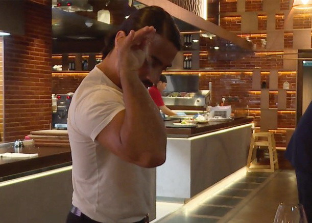 Đầu bếp Thổ Nhĩ Kỳ gây sốt với màn rắc muối "siêu gợi cảm" ảnh 1